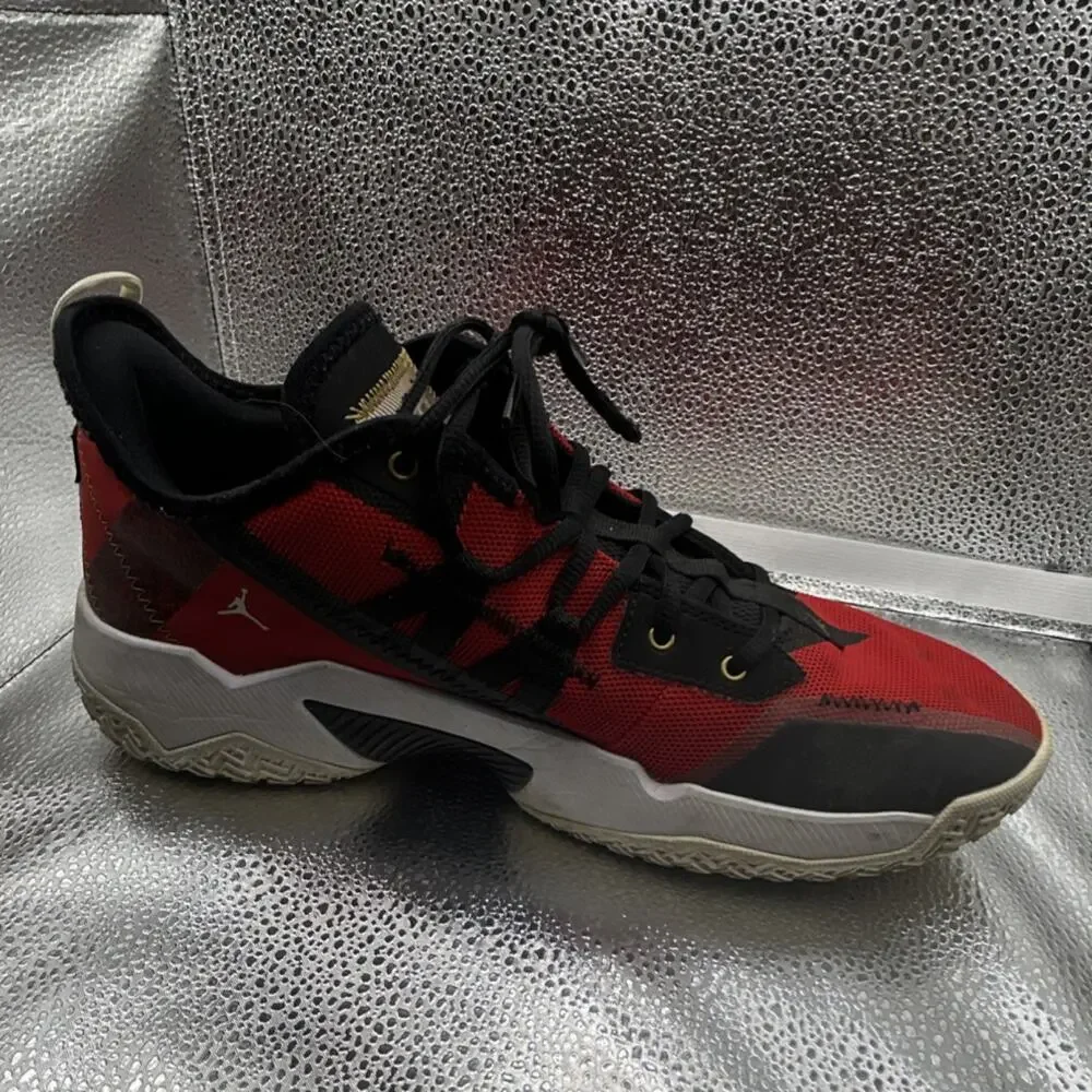 Nike Air Jordan Why Not Zer0.4 Red Black White Size 11.5 Russell Westbrook Shoes
